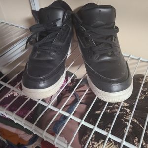 Air Jordan's retro 3 black and white